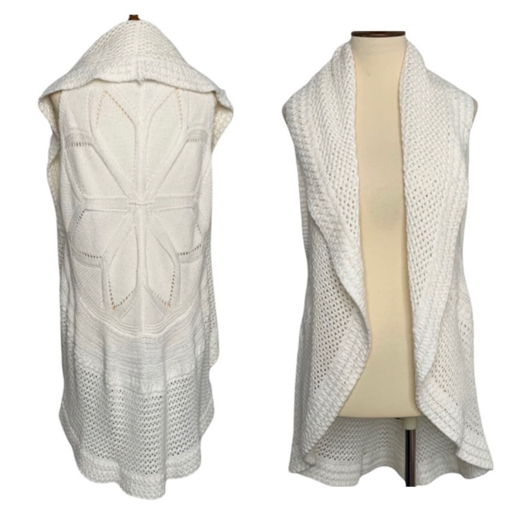 Lola B white knit cardigan sweater, L